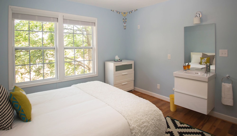 Swamp Rabbit Inn - photo 10