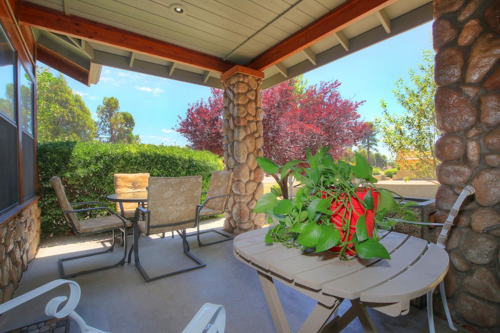 Majestic Mountain Inn - photo 51