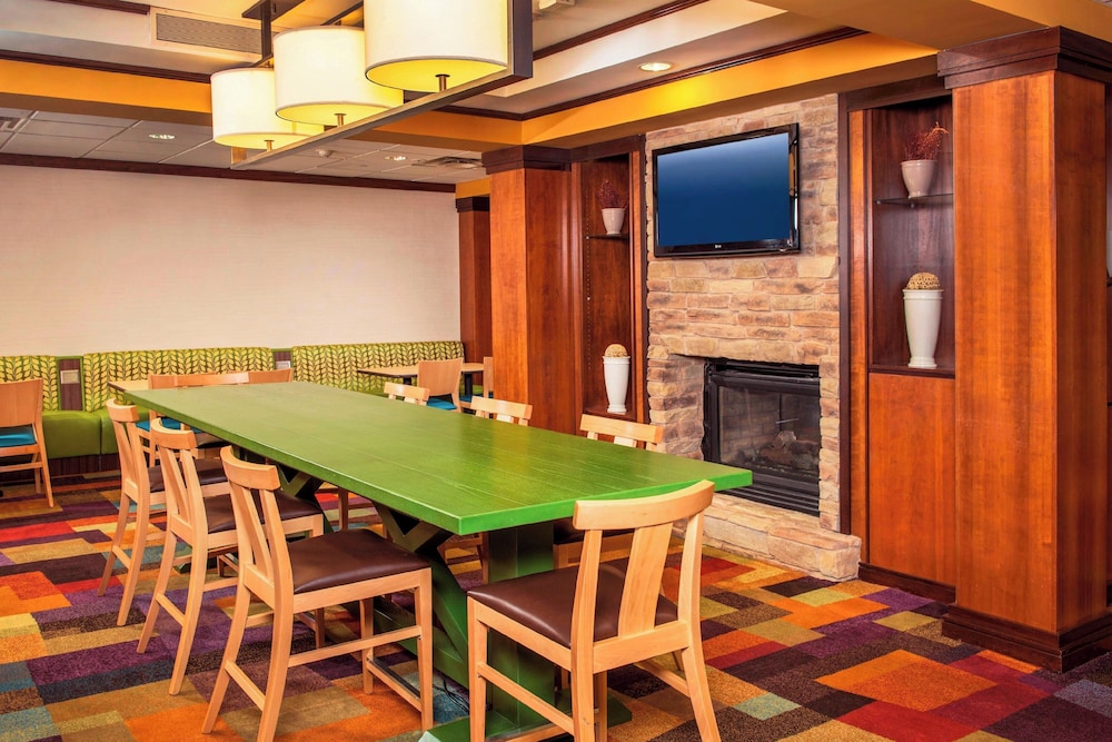 Fairfield Inn & Suites by Marriott Williamsburg - photo 23