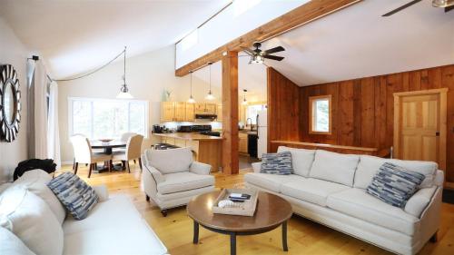 Bell Valley 146 Estates — 4-Star Luxury Hotel in Campton, United States
