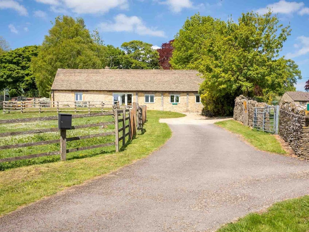 Stonewell Cottage — 4-Star Luxury Hotel in Cheltenham, United Kingdom