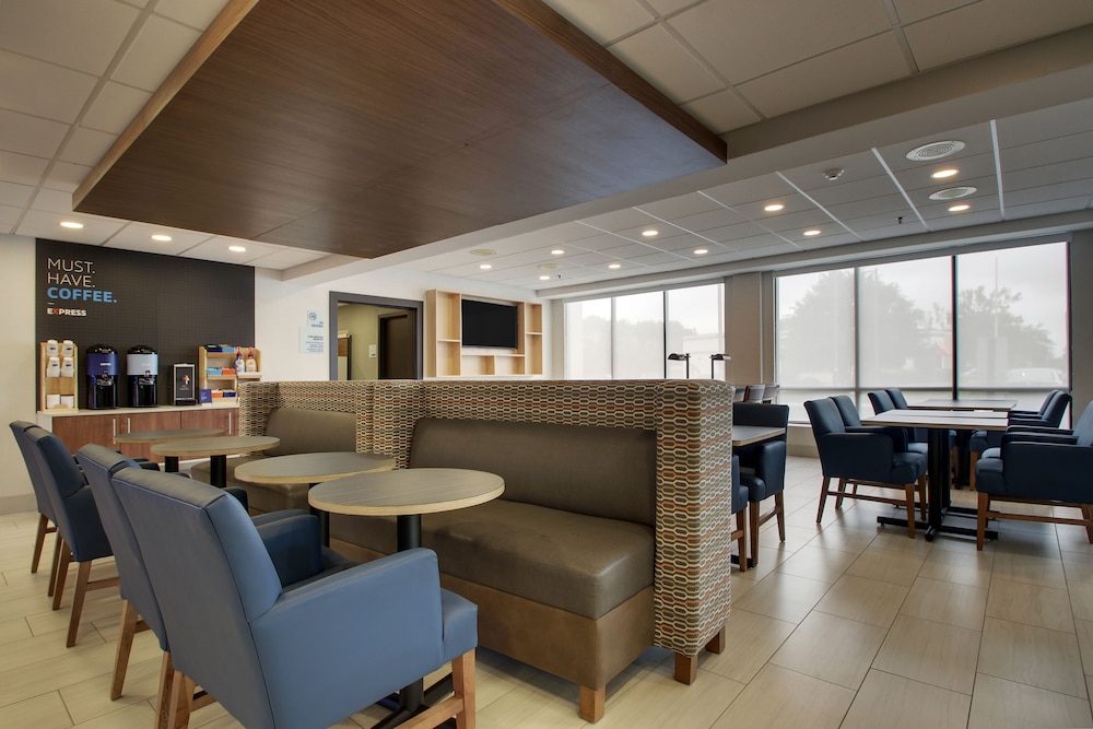 Holiday Inn Express Voorhees Mt. Laurel by IHG - photo 23