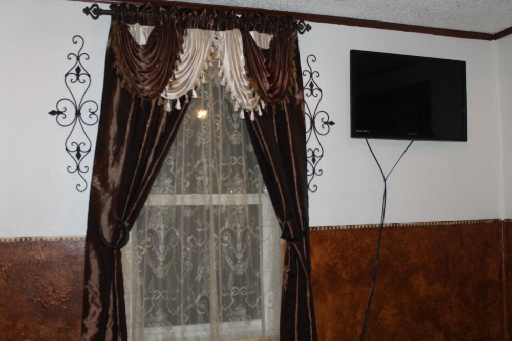 Black Bear Motel - photo 16