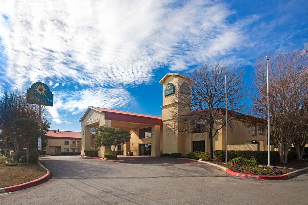 La Quinta Inn by Wyndham San Marcos - photo 4