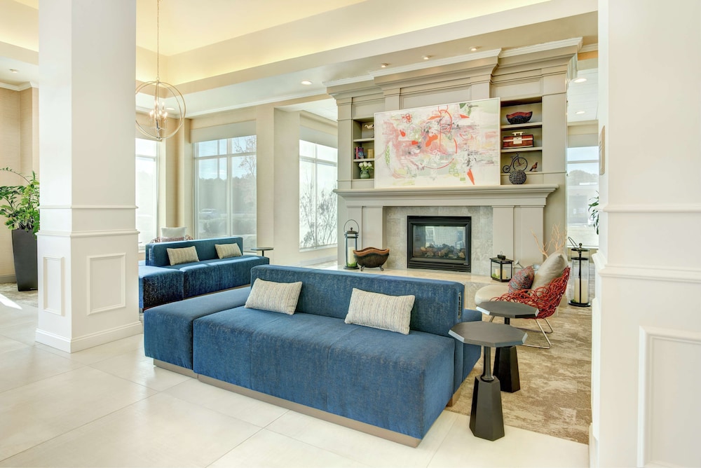 Hilton Garden Inn Lakewood - photo 2