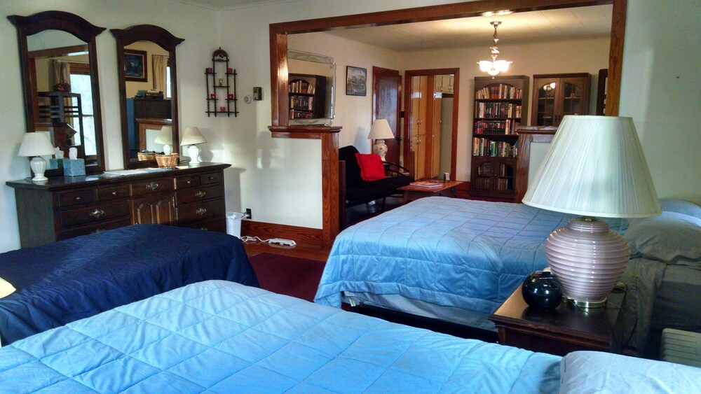 Fish & Loaves B&B - photo 23