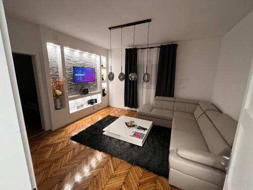 Apartman Žanić Ogulin with pool and jacuzzy — 4-Star Luxury Hotel in Ogulin, Croatia