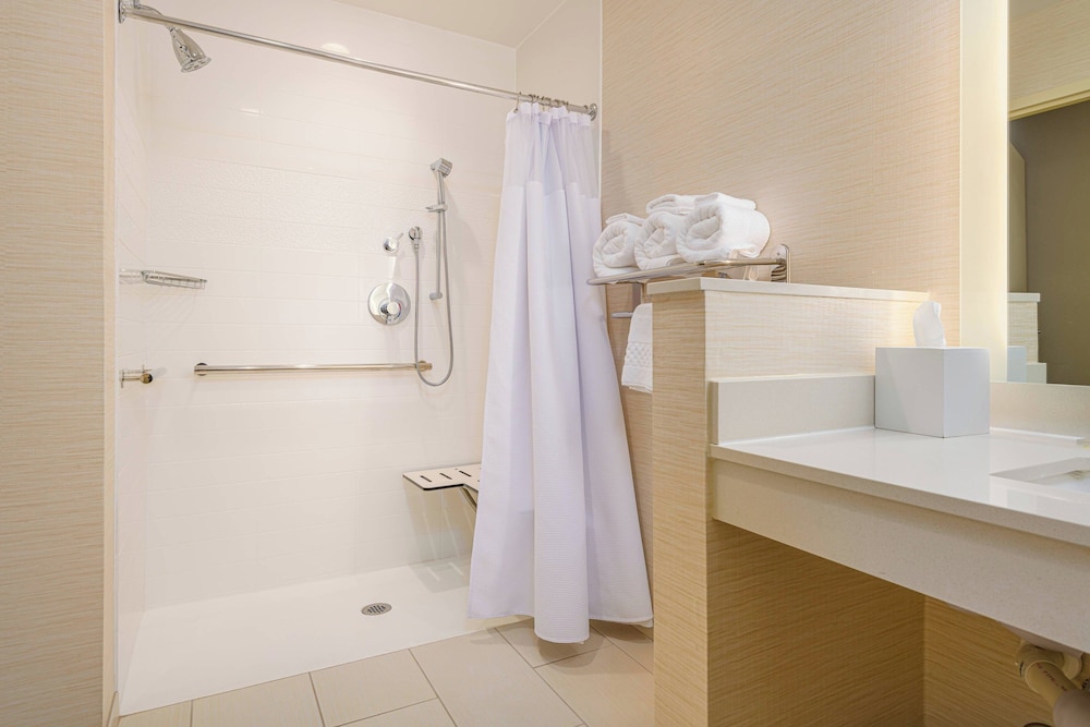 Fairfield Inn & Suites by Marriott Raleigh Cary - photo 21