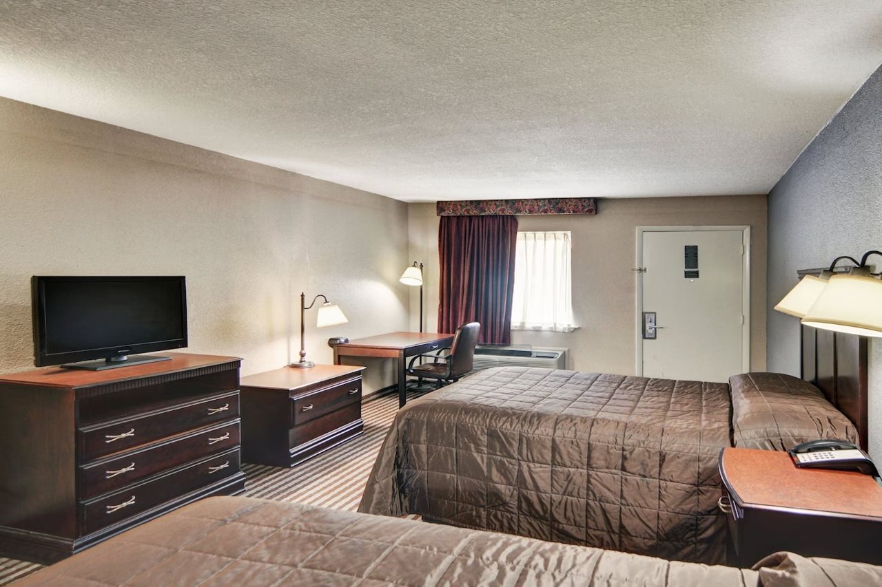 Rodeway Inn Gainesville I 35 - photo 8