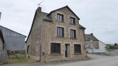 Gîte Saint Esprit des Bois - last minute hotel in Pledeliac