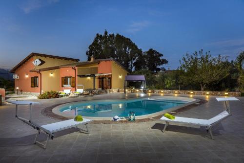 Villa Thyrrenia — 4-Star Luxury Hotel in Castellammare Del Golfo, Italy
