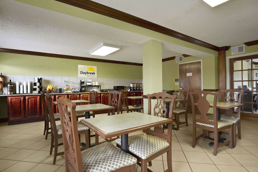 Days Inn by Wyndham Southaven MS - photo 15