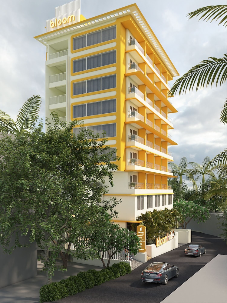 Bloom Hotel Dona Paula in Panaji, India