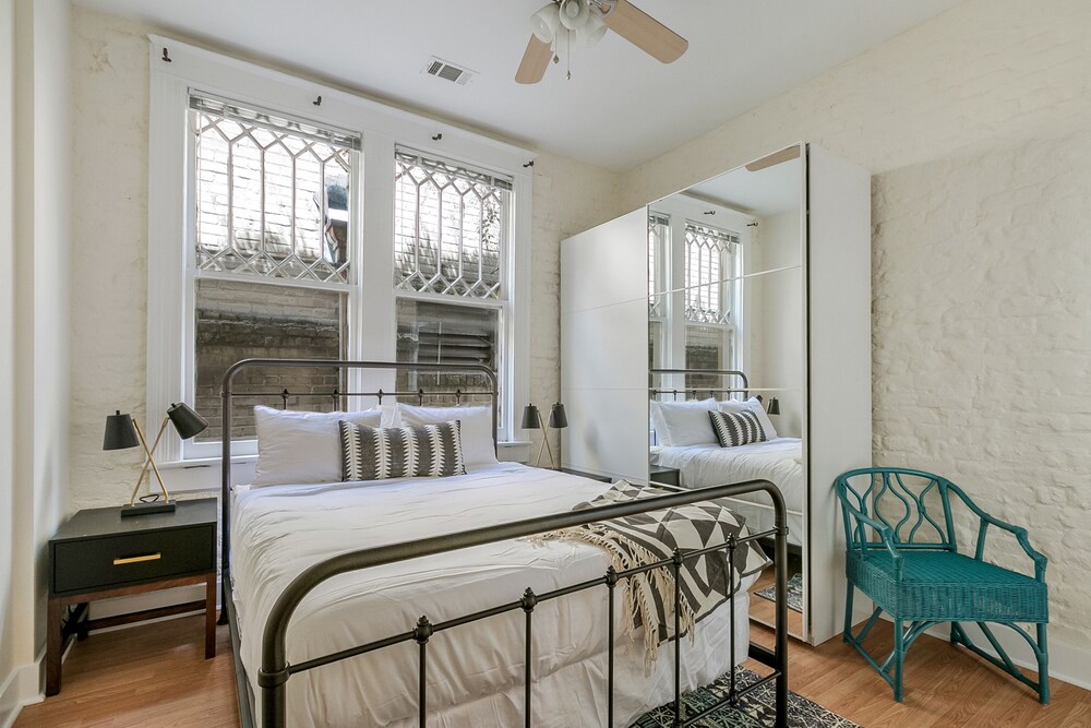 Hip 2BR in Arts Warehouse District - photo 7