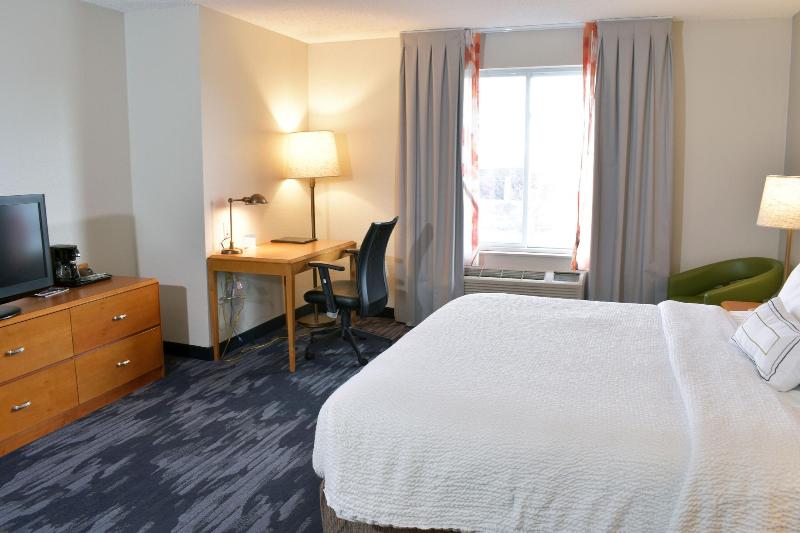Fairfield Inn and Suites by Marriott Indianapolis East - photo 16