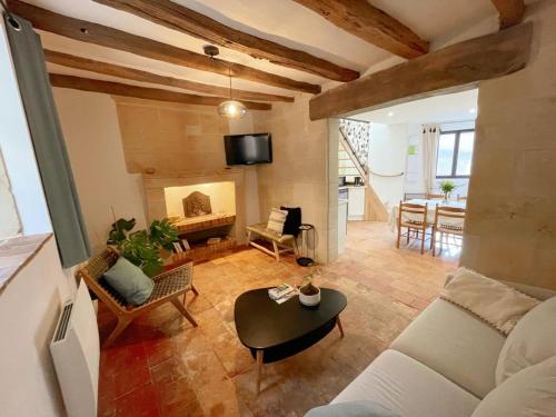 Cosy Gîte à Azay le Rideau avec Wifi Clim tout inclus idéal pour 2 adultes et 2 enfants proche châteaux FR 1 381 567 in Azay-Le-Rideau, France