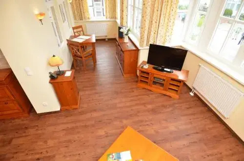 Villa To Hus in Sellin Appartement 03 mit Balkon — 4-Star Luxury Hotel in Ostseebad Sellin, Germany