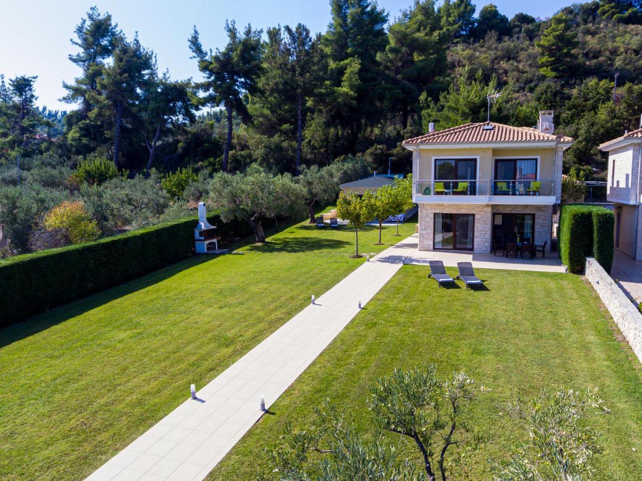 Beach Villa Ergopoli — 4-Star Luxury Hotel in Kassandreia, Greece