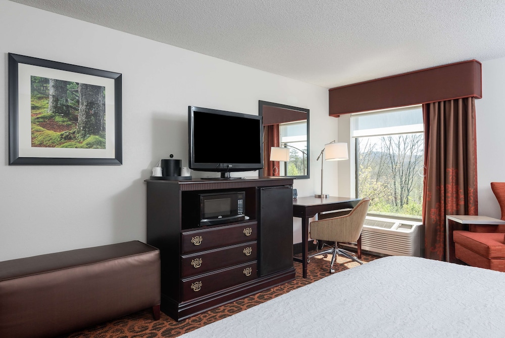 Hampton Inn Parkersburg Mineral Wells - photo 23