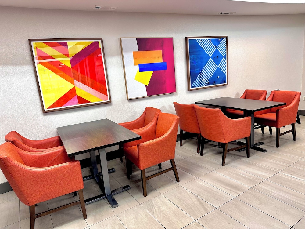 Holiday Inn Express Hotel & Suites Hinesville East Fort Stewart - photo 126