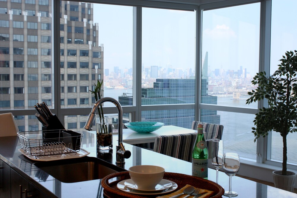 Dharma Home Suites JC at Paulus Hook - photo 3