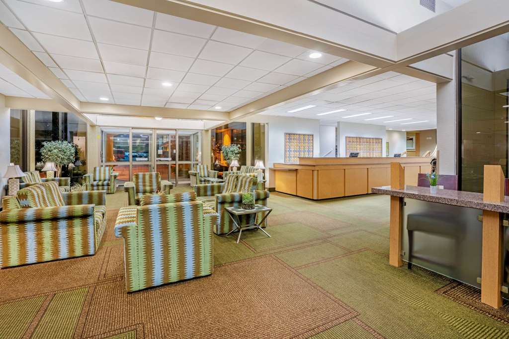 La Quinta Inn & Suites by Wyndham Seattle Sea Tac Airport - photo 6