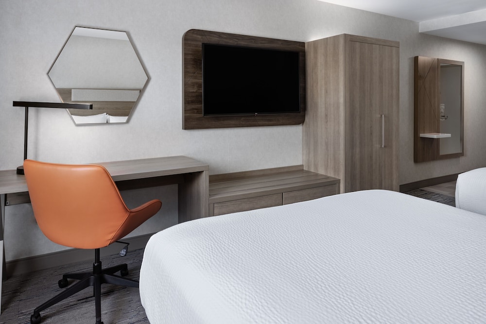 Holiday Inn Express Hotel & Suites Brattleboro by IHG - photo 7