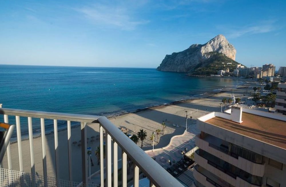 Apartam3nto maravillo2o en primera linea De la playa Topacio III in Calp, Spain