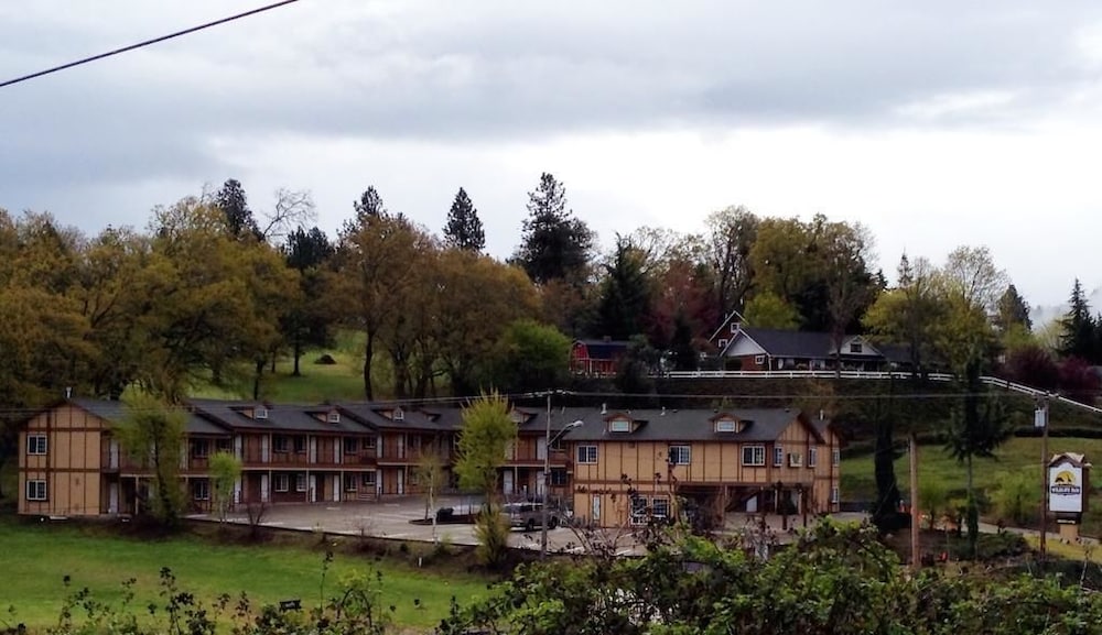 Wildlife Inn - photo 2