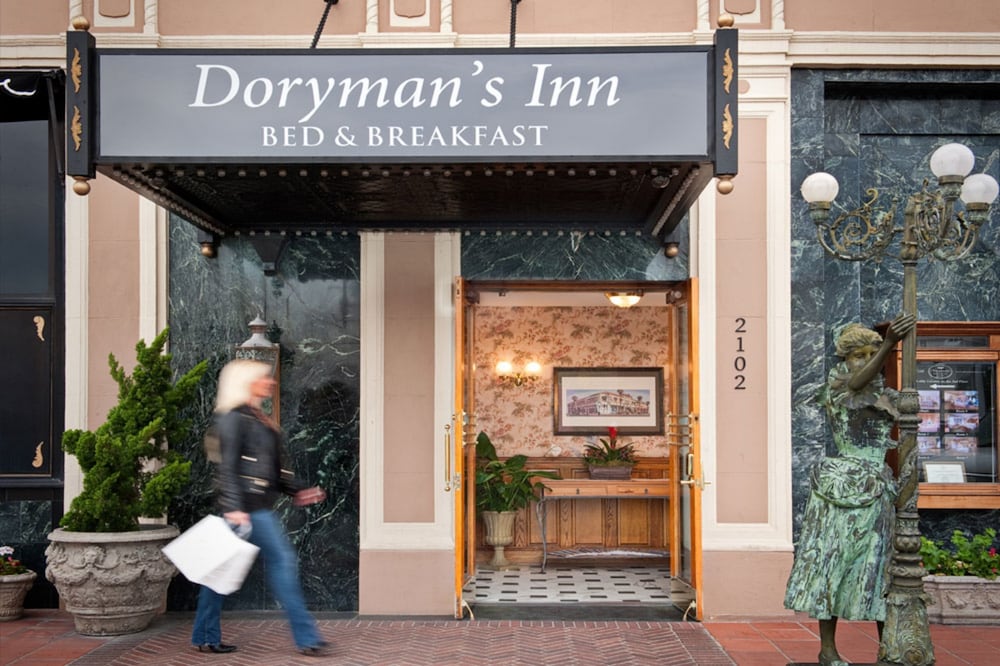 Dorymans Oceanfront Inn in Newport Beach, United States