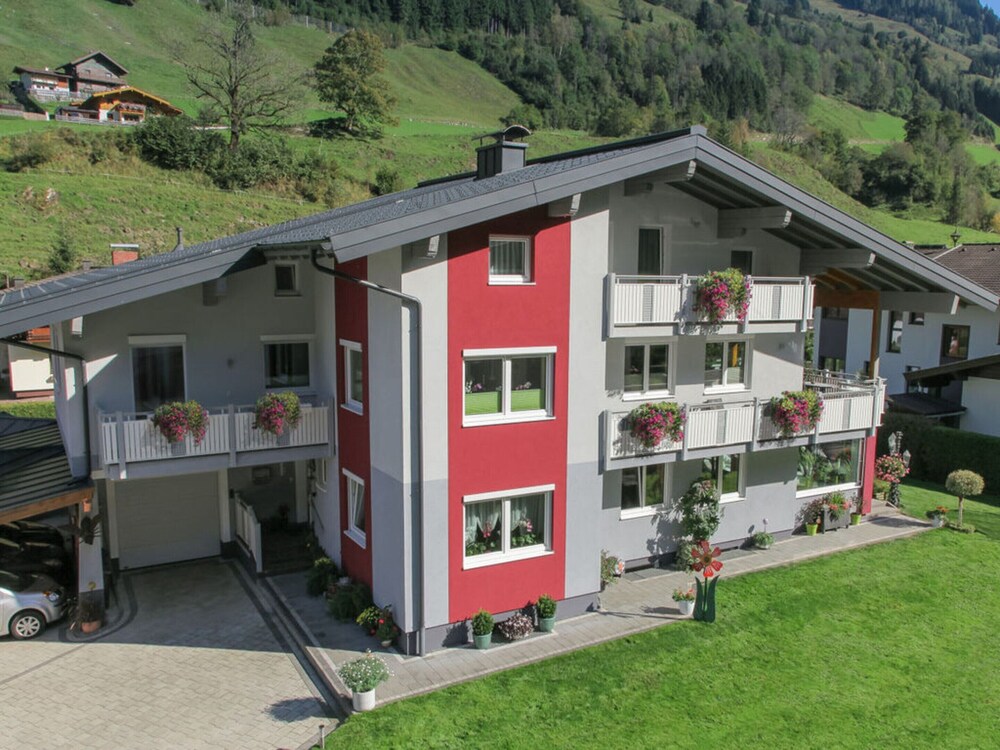 Appartement Gimpl — 4-Star Luxury Hotel in Kitzbuehel, Austria