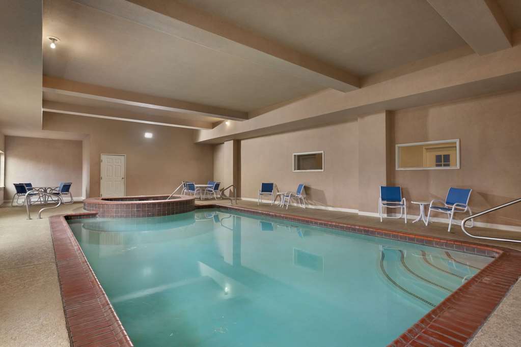 La Quinta Inn & Suites by Wyndham I 20 Longview South - photo 7