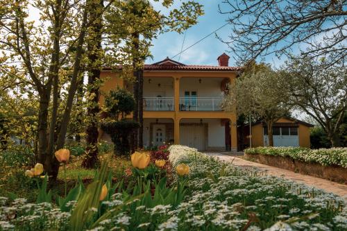 Apartment Villa Olga — 4-Star Luxury Hotel in Porec, Croatia