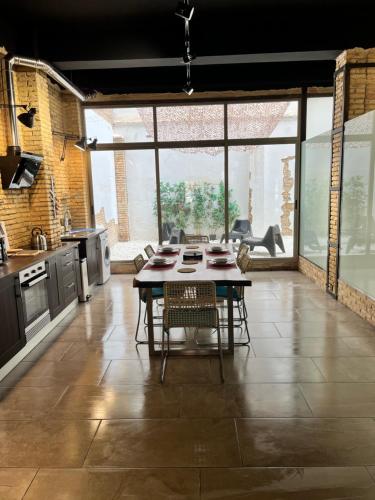 Iy Loft 4 Open Plan Garage Style Up To 4 People
