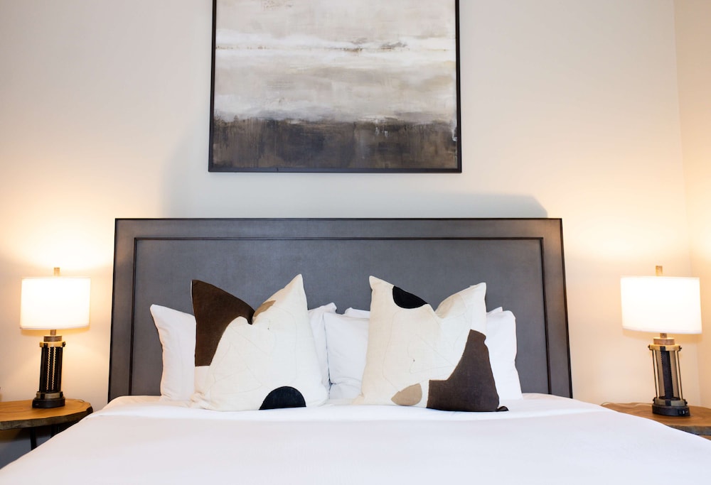 Watt Hotel Rahway Tapestry Collection by Hilton - photo 13