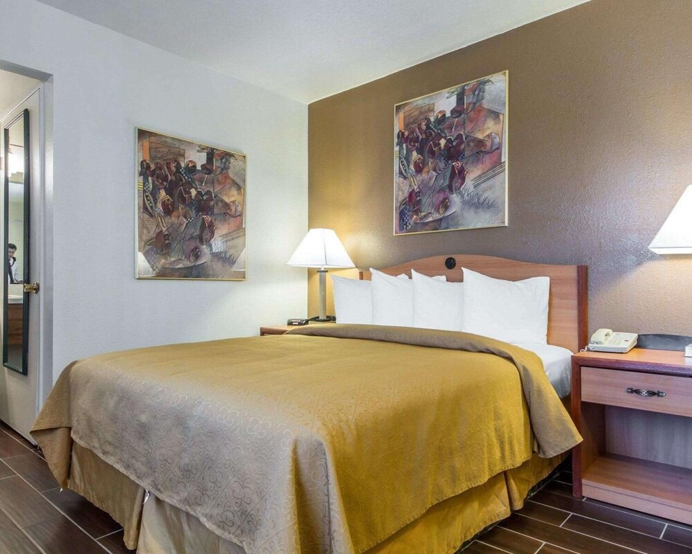 Quality Inn Oakland - photo 9