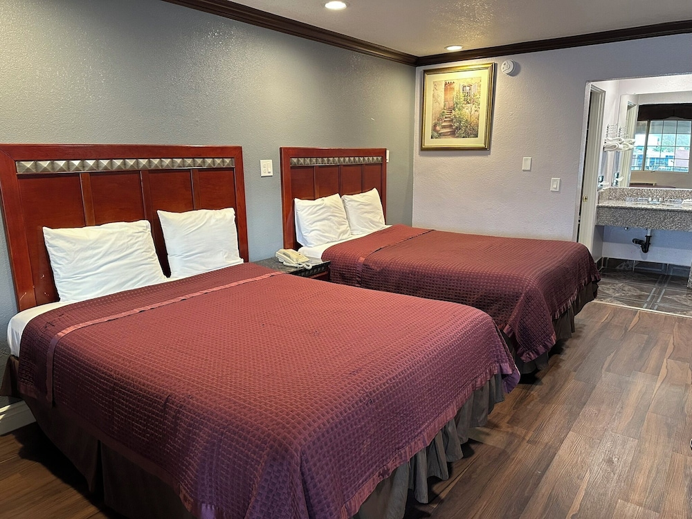Americas Best Value Inn Corona - photo 26