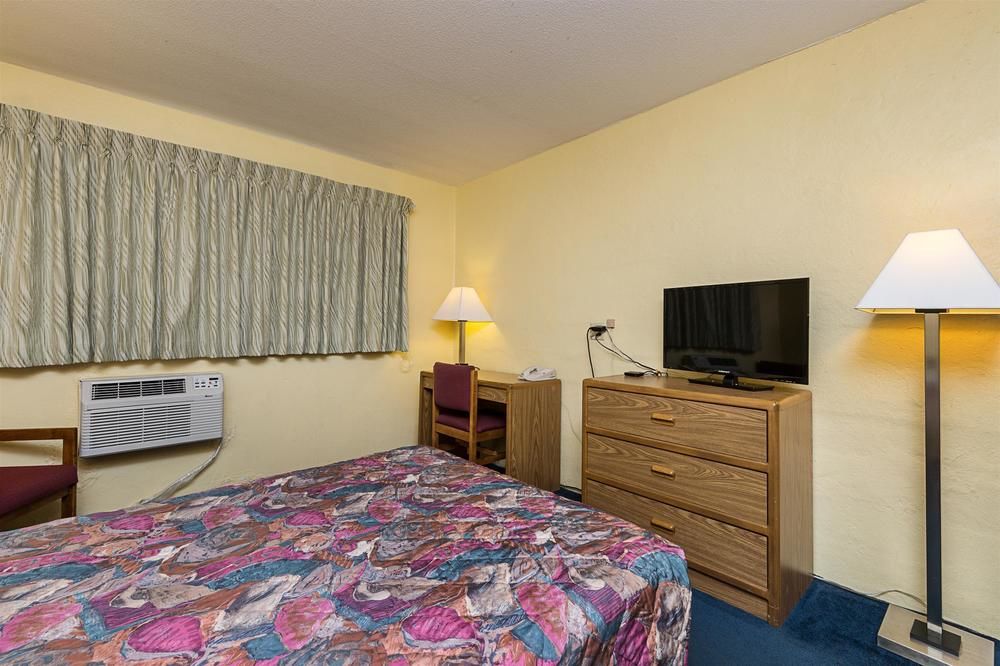Motel 6 Moline - photo 27