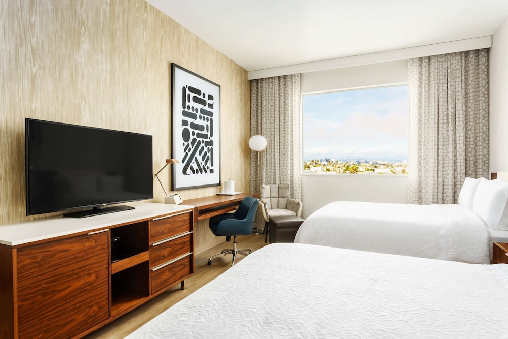 Hampton Inn & Suites Santa Monica - photo 16