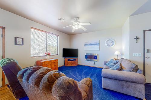 Treetop Solitude in Show Low, United States