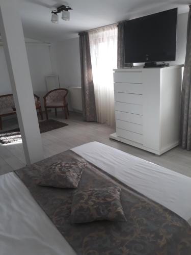 Hotel Royal — Urziceni — photo 3