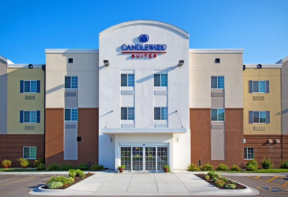 Candlewood Suites Bellevue by IHG - photo 36