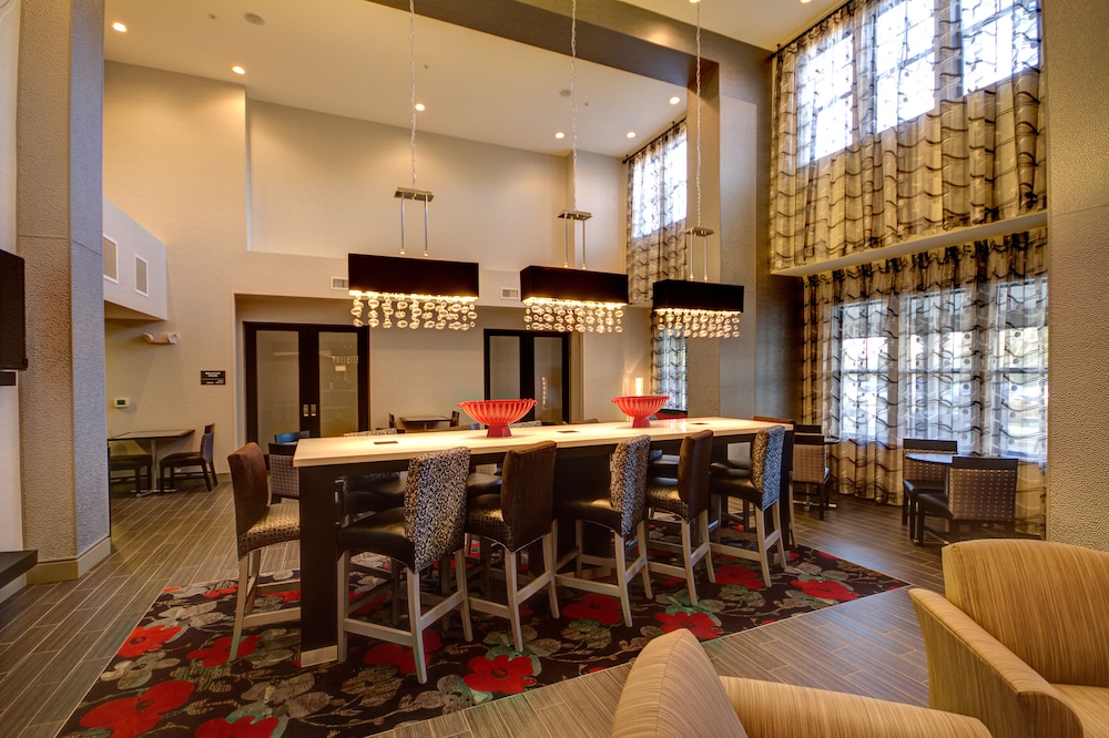 Hampton Inn & Suites DuPont - photo 3