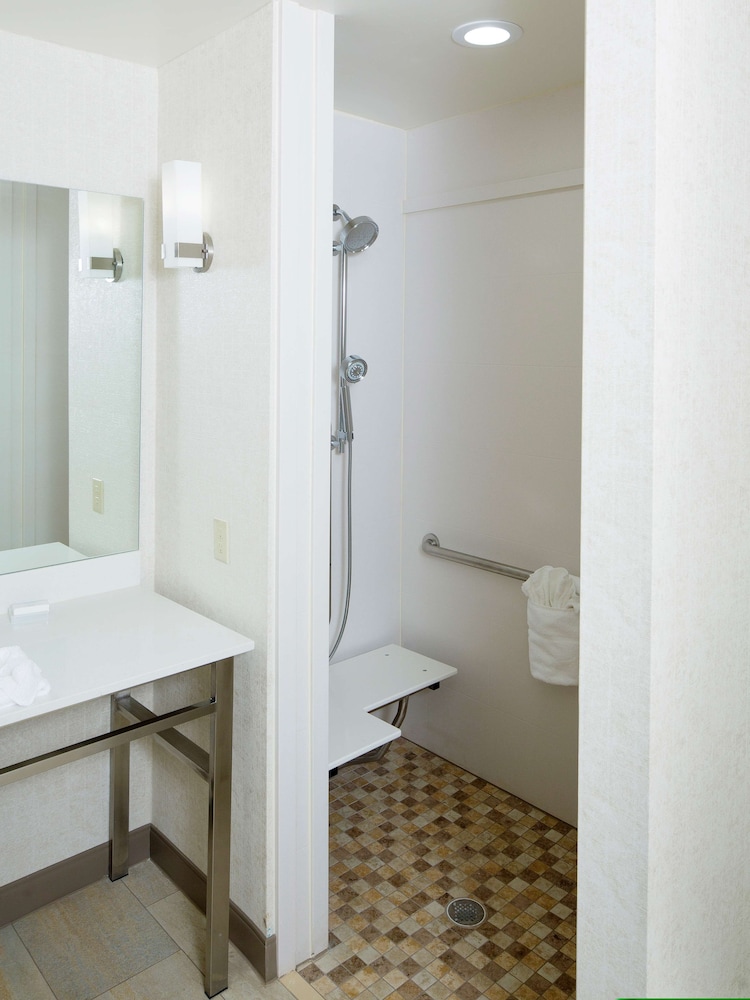 Hilton Garden Inn Longview - photo 34