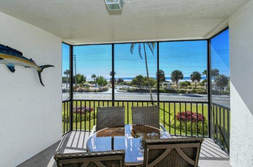 Crescent Royale Condominiums 204 — 4-Star Luxury Hotel in Siesta Key, United States