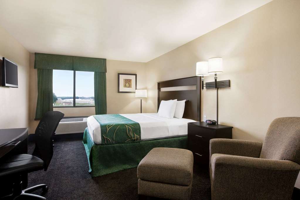 Travelodge by Wyndham Livonia - photo 6