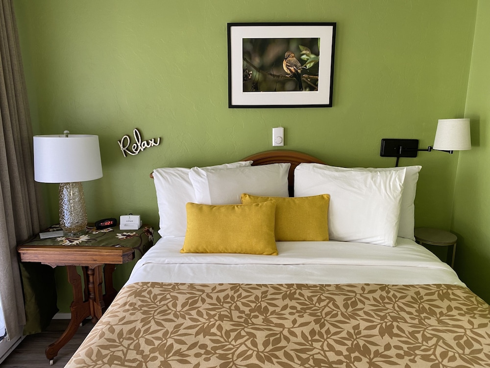La Kris Inn - photo 12