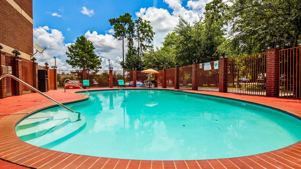 Best Western Plus The Woodlands - photo 13