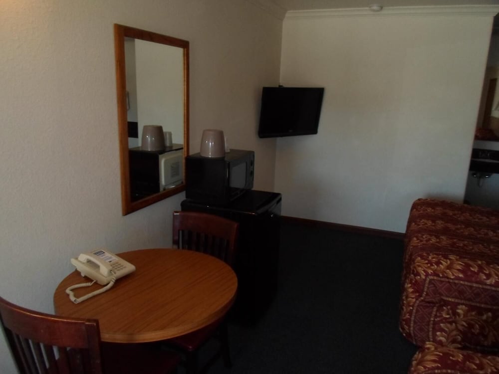 Economy Inn Morgan Hill - photo 7