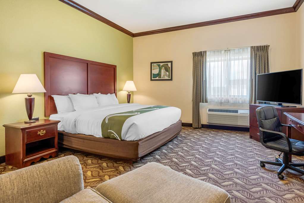 Quality Inn & Suites Zanesville City Center - photo 8